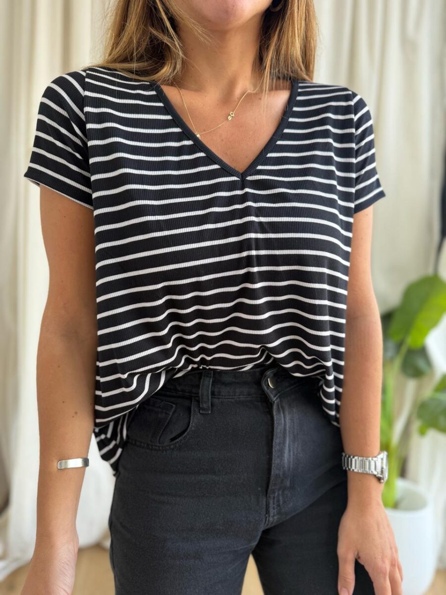 REMERA MONI