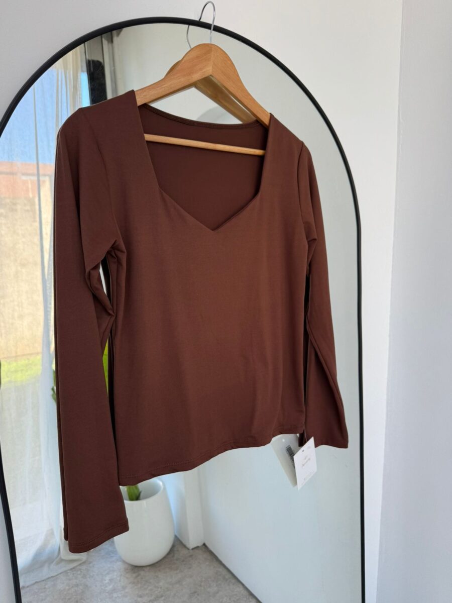 REMERA CARTER - Imagen 2