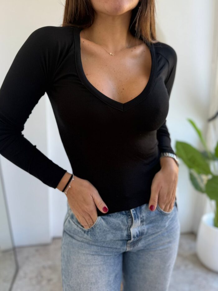 REMERA MELVILLE - Negro