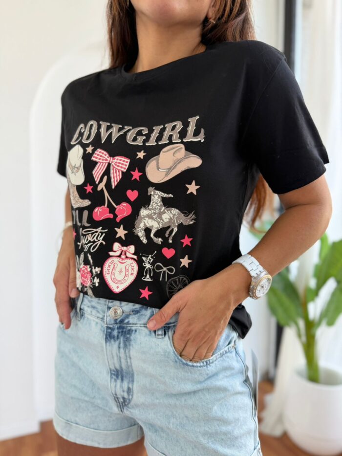 REMERA COWGIRL BOTAS